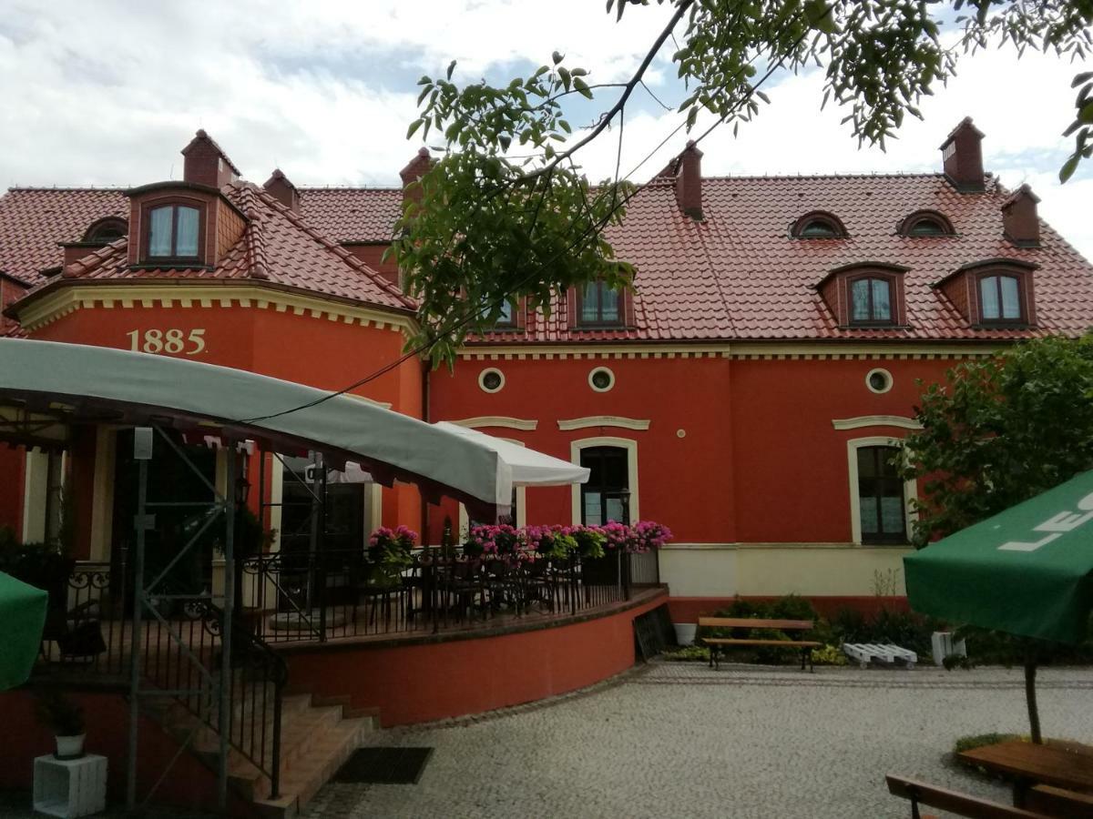 Dworek 1885 Ostrzeszów Exterior foto